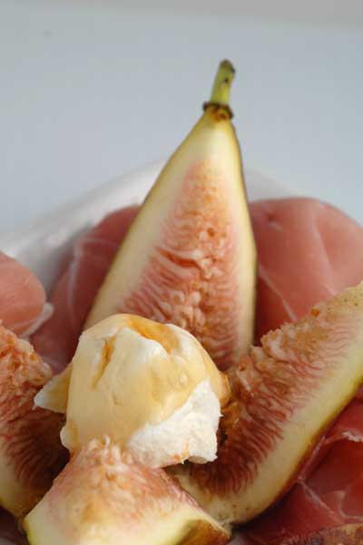 Gluten Free Figs with Prosciutto, Goat Cheese and Honey Recipe