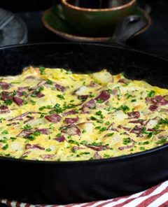 A gluten free recipe with all your breakfast favs   corned beef, potatoes, and eggs