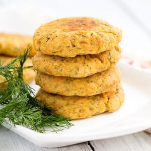 Pistachio Salmon Cakes 3.jpg