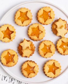 Linzer Cookies with Apricot Jam