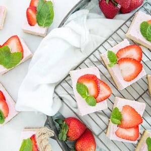 Keto Strawberry Cheesecake Bars