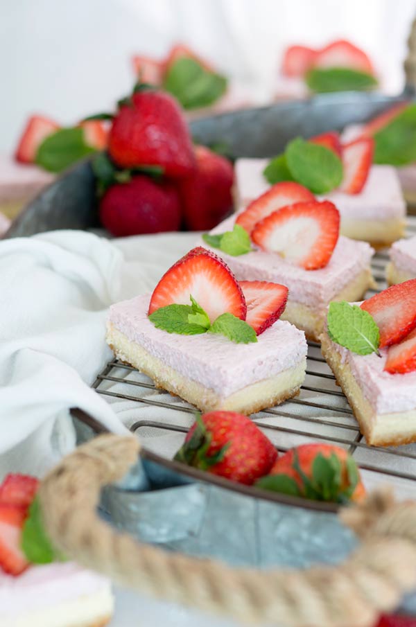 Keto Strawberry Cheesecake Bars Recipe