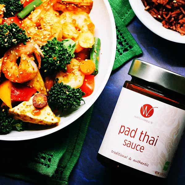 Watcharee Pad Thai Sauce with vegetable shrimp pad thai in a bowl