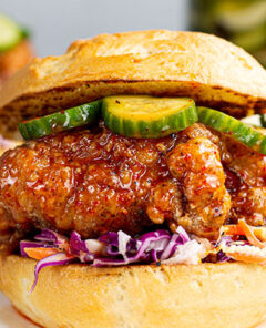 Gluten-Free-Hot-Chicken-Sandwich-feature-(1)