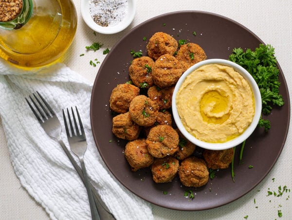 Veggie-Bites-with-Tahini-Free-Hummus-Feature